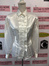 Load image into Gallery viewer, Vintage Chic Petites Lace and Pearl Embellished Top (Size 10)