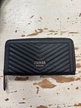 Cargar imagen en el visor de la galería, GUESS Black Wallet