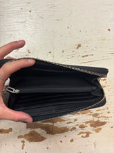 Cargar imagen en el visor de la galería, GUESS Black Wallet