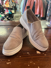 Charger l'image dans la galerie, Naturalizer Leather Slip On Shoes (Size 6.5)