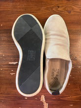 Charger l'image dans la galerie, Naturalizer Leather Slip On Shoes (Size 6.5)