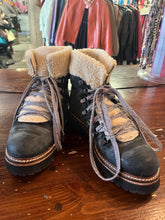 Cargar imagen en el visor de la galería, Ron White Lace Up Shearling Winter Boots (Size 38.5)