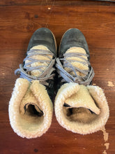 Cargar imagen en el visor de la galería, Ron White Lace Up Shearling Winter Boots (Size 38.5)