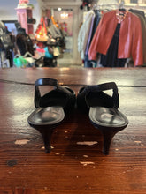 Cargar imagen en el visor de la galería, Nine West Pointed Toe Sling-backs (Size 8)