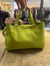 Cargar imagen en el visor de la galería, Steve Madden Lime Green Shoulder Bag