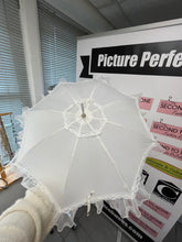 Load image into Gallery viewer, Vintage Parisol Umbrella