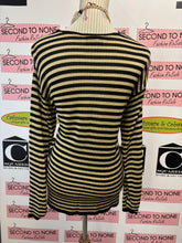 Cargar imagen en el visor de la galería, Laura Black & Gold Long Sleeve (Size L/XL)