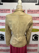 Cargar imagen en el visor de la galería, *AS-IS* Danier Tan Cropped Genuine Leather Coat (Size M)