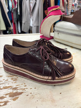 Load image into Gallery viewer, Zara Oxford Fringe Platform Shoes (Size EU 39)