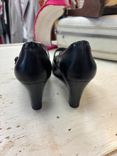 Load image into Gallery viewer, Naturalizer NIB Mary Jane Heel (Size 7.5)