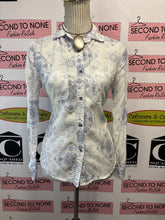Load image into Gallery viewer, Standard Grace Long Button Up (Size XS)