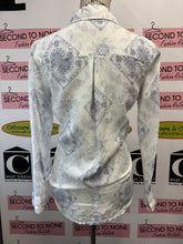 Load image into Gallery viewer, Standard Grace Long Button Up (Size XS)