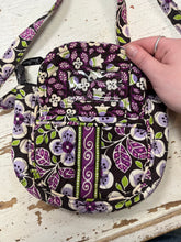 Cargar imagen en el visor de la galería, Vera Bradley Purple Floral Quilted Crossbody
