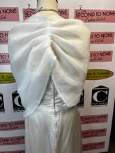 Cargar imagen en el visor de la galería, Diva By Poloma Blanca Wedding Dress (Size 16)