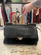 Cargar imagen en el visor de la galería, Adrienne Landau Black Fluffy Handbag