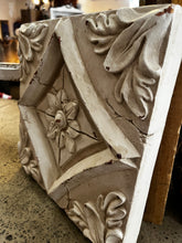 Charger l'image dans la galerie, Square Plaster Decorative Artwork