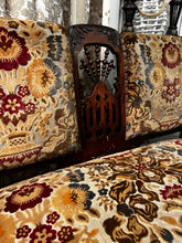 Cargar imagen en el visor de la galería, French Antique Settee/Loveseat