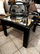 Cargar imagen en el visor de la galería, Mirror-Tile Top Coffee Table