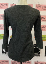 Cargar imagen en el visor de la galería, Top de punto con tachuelas plateadas (M)