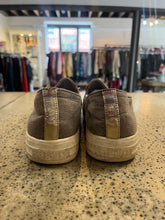 Charger l'image dans la galerie, *AS IS* Skechers Sparkly Slip On Shoes (Size 8.5)