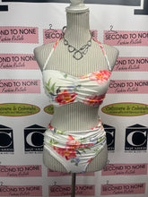 Cargar imagen en el visor de la galería, La Vie En Rose White Floral Bikini (Size M/L)