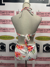 Cargar imagen en el visor de la galería, La Vie En Rose White Floral Bikini (Size M/L)