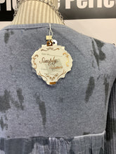 Cargar imagen en el visor de la galería, NWT Simply Couture Draped & Layered Tunic (Size S)