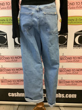 Load image into Gallery viewer, Levi Strauss Heritage High Rise Loose Straight Jeans (Size 6)