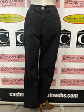 Charger l'image dans la galerie, Levi’s Black Classic Straight Leg Jeans (Size 8)