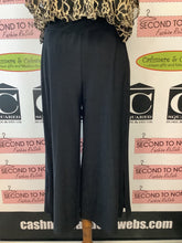 Load image into Gallery viewer, Melanie Lyne Black Palazzo Pants (Size 8)