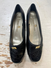 Load image into Gallery viewer, Vintage Tender Tootsies “Glenda” Black Dress Shoe (Size 8W)