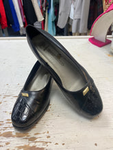 Load image into Gallery viewer, Vintage Tender Tootsies “Glenda” Black Dress Shoe (Size 8W)