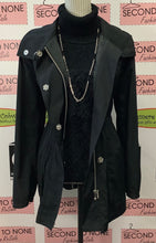 Cargar imagen en el visor de la galería, Jersey de cuello alto de canalé suave Spanner (L)