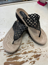 Load image into Gallery viewer, Cliffs Black & Tan Sparkly Wedge Sandals (Size 8)