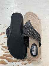 Load image into Gallery viewer, Cliffs Black & Tan Sparkly Wedge Sandals (Size 8)