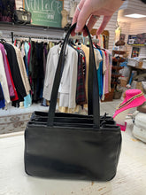 Cargar imagen en el visor de la galería, Vintage Triple Compartment Leather Handbag