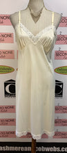 Load image into Gallery viewer, Vintage 2 PC Slip Dress With Robe (Size 36 Tall)