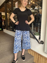 Charger l'image dans la galerie, Short Sleeve Drape-Front Top (Canada-Made) (Only 1 S Left!)