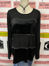Cargar imagen en el visor de la galería, Black Velvet & Rhinestone Top (Size 1XL)