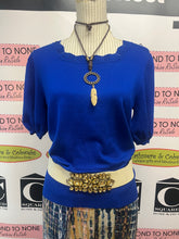 Cargar imagen en el visor de la galería, Cable & Gauge Scalloped Neck Knit Top (Size M)