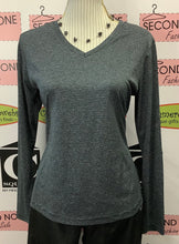 Cargar imagen en el visor de la galería, Top deportivo a rayas con cuello en V RBX (L)