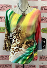 Cargar imagen en el visor de la galería, Vibrant Animal Blaze Zipper Top (Size 8)