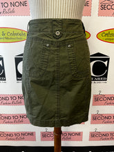 Cargar imagen en el visor de la galería, Khaki Green Jessica Skort (Size 6)