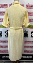 Cargar imagen en el visor de la galería, Soft Yellow Gloria Vanderbilt Robe (Size L)