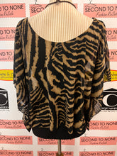 Charger l'image dans la galerie, Le Chateau Animal Print Cold Shoulder Top (Size L)
