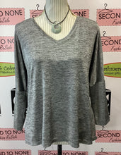 Cargar imagen en el visor de la galería, Tribal Silver Layer Top (Size L)