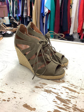 Load image into Gallery viewer, H&M Lace Up Wicker Wedges (Size 40)