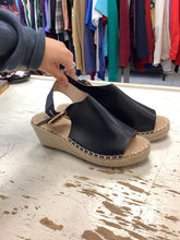 Charger l'image dans la galerie, TAXI Open Toe Wedge (Size 40)