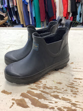 Load image into Gallery viewer, Pendleton Rubber Boots (Size 7)