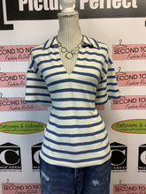Charger l'image dans la galerie, H & M White/Blue Striped Terry Cloth Shirt (Size L)
